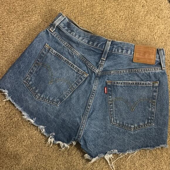 Levi’s Premium Distressed High Rise Denim Shorts W28 - Picture 5 of 7